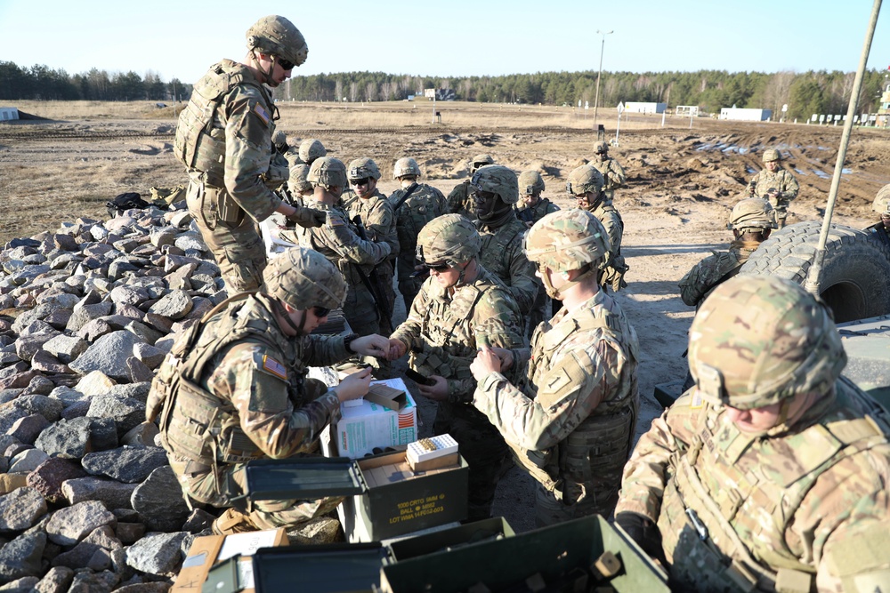 Alpha Company &quot;Orphans&quot; 2nd Battalion, 34th Armored Regiment “Dreadnaughts” Train with their M4 and M17