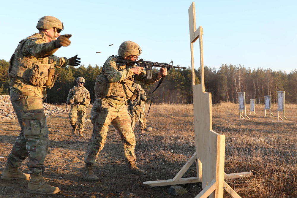 Alpha Company &quot;Orphans&quot; 2nd Battalion, 34th Armored Regiment “Dreadnaughts” Train with their M4 and M17