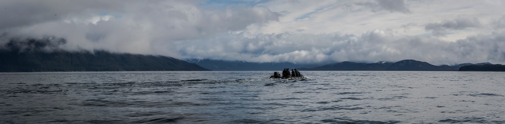 Canadian divers train in Alaska waters