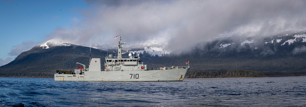 Canadian divers train in Alaska waters