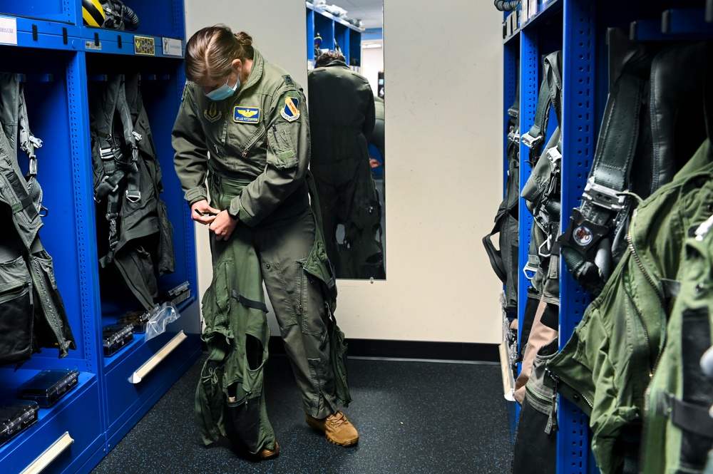 Women in Aviation: gliders to fighters