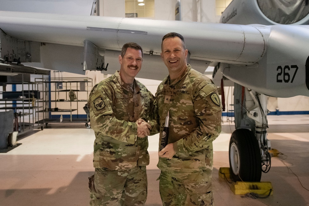 Brigadier General Mann visits the 122nd Fighter Wing