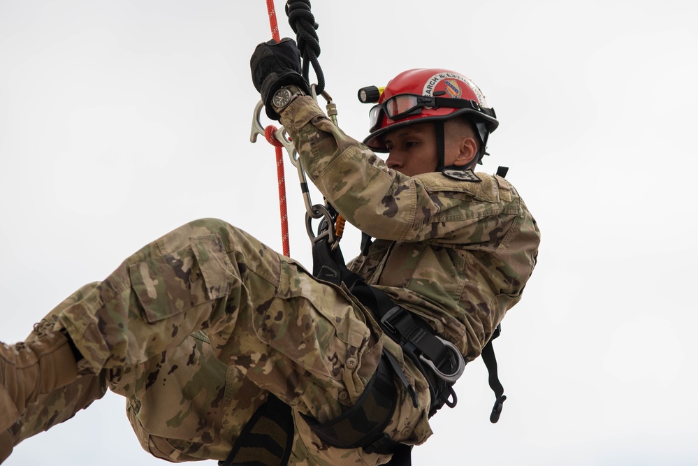 Colorado National Guardsmen Conduct High Angle Rescue Training