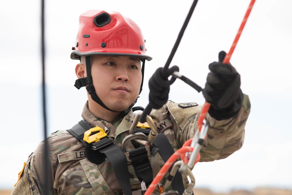 Colorado National Guardsmen Conduct High Angle Rescue Training