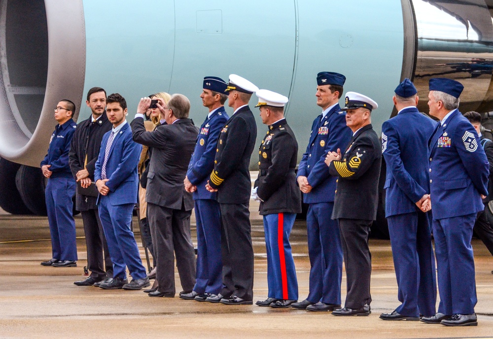 President Biden greets military then addresses veterans