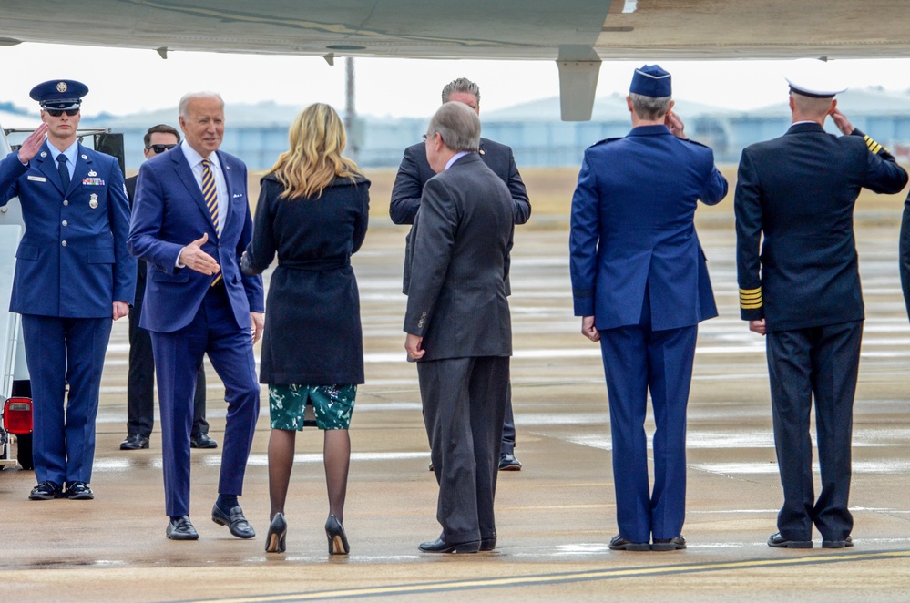 President Biden greets military then addresses veterans