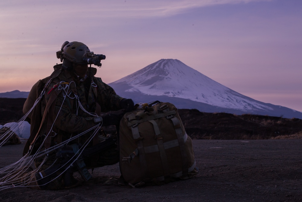 Floating to Fuji