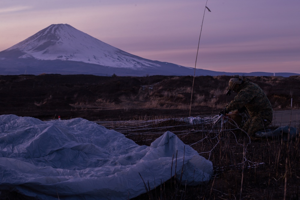 Floating to Fuji