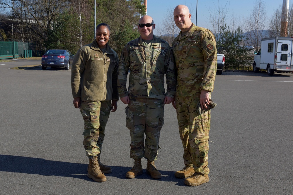 World traveler becomes Airlifter