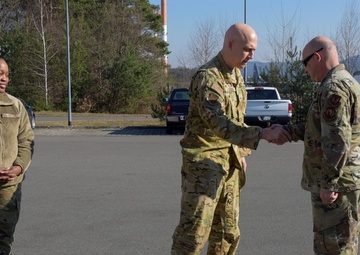 World traveler becomes Airlifter