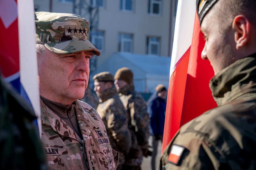 Gen. Milley visits Latvia during Saber Strike 22
