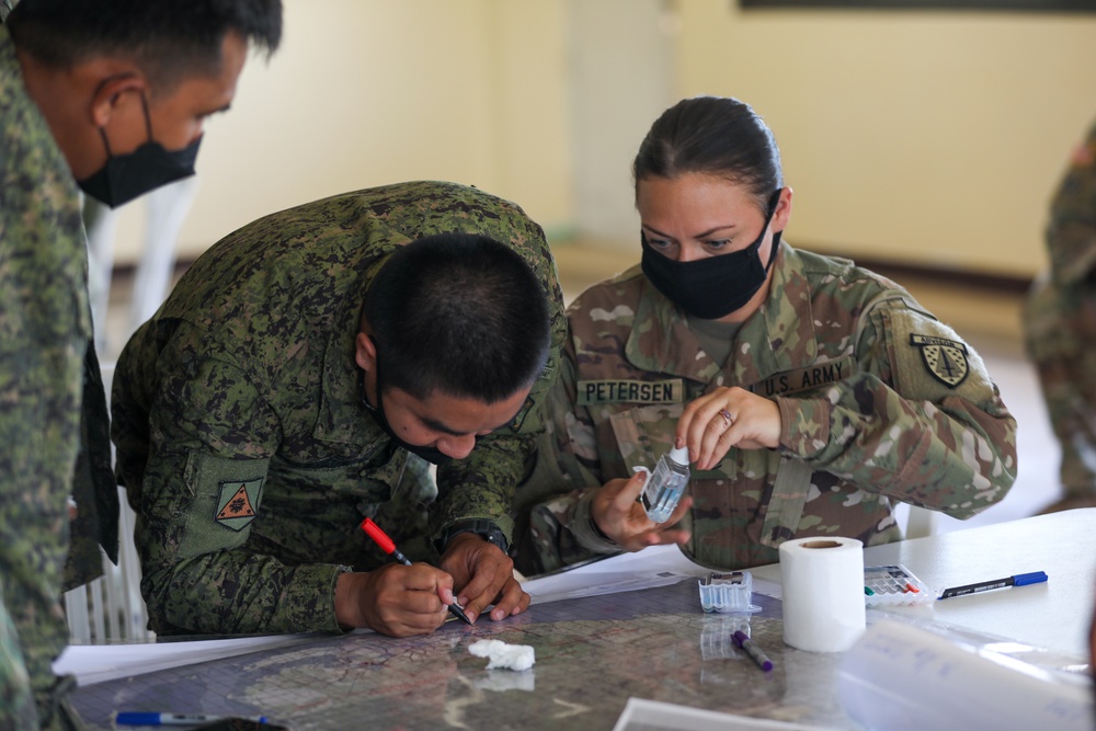 Salaknib 2022 5th SFAB Conducts Intelligence Warfighting Function Subject Matter Expert Exchange
