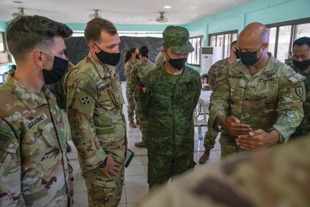 Philippine Army Brig. Gen. Flores gathers with U.S. Military personnel during Salaknib 2022