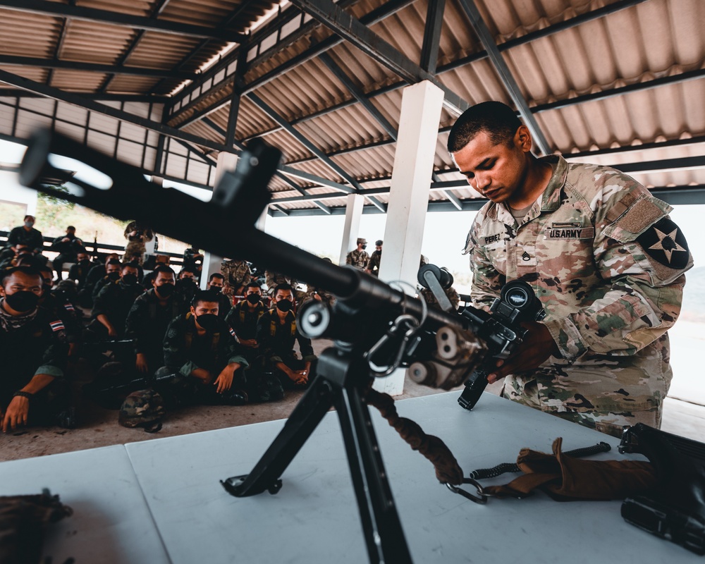 US Army and Royal Thai Army learn shooting skills at HG 22