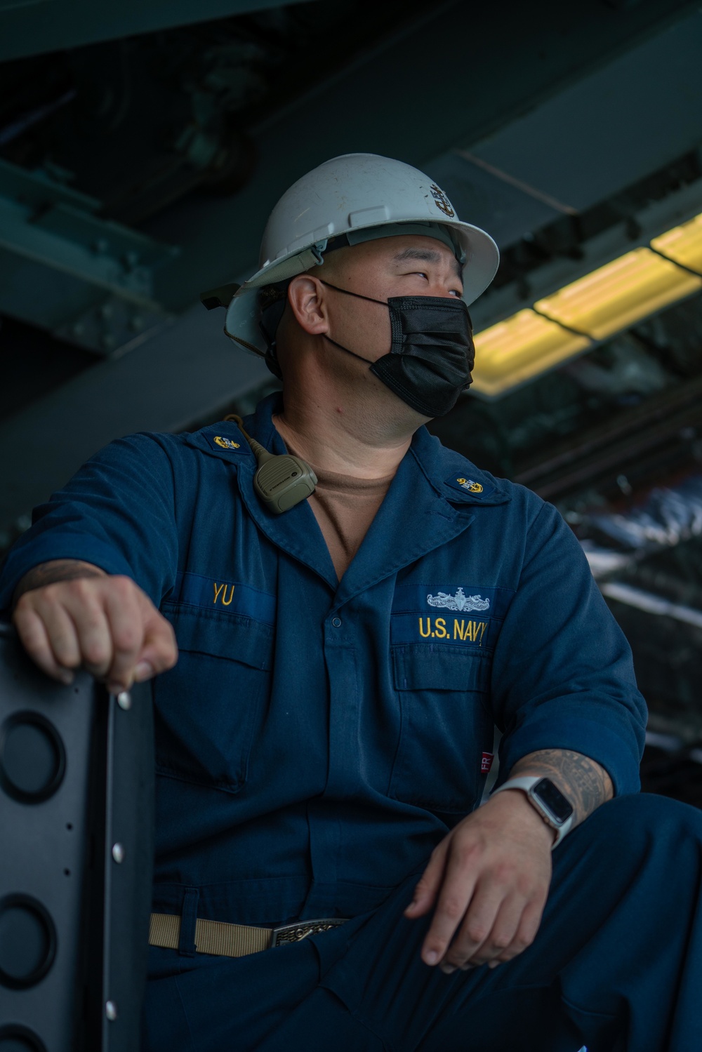 USS Jackson (LCS 6) Sailor Oversees Repairs