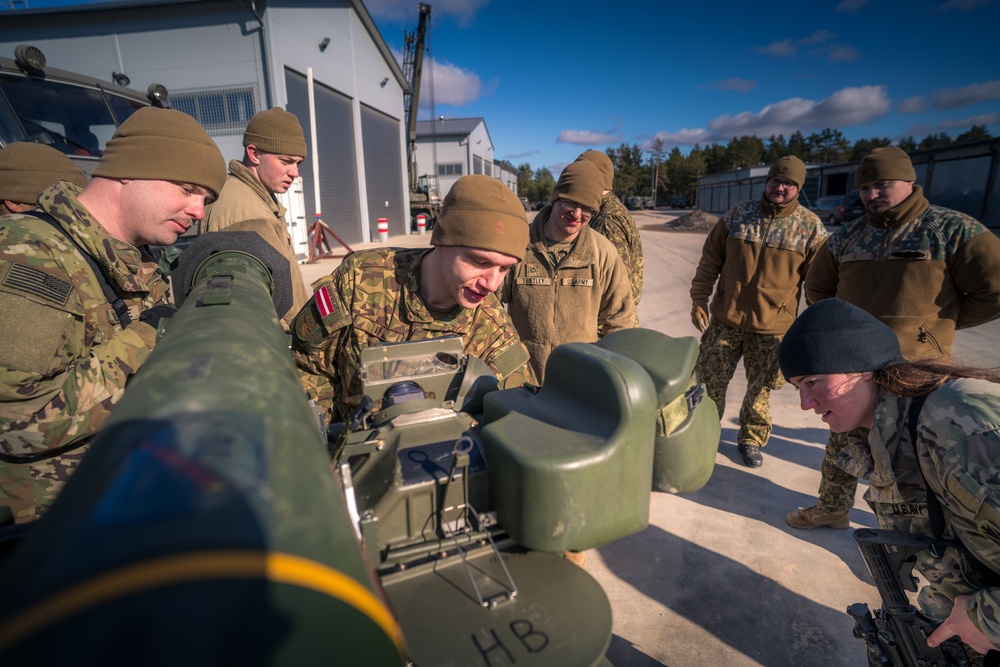 U.S. and Latvian air defenders cross-train on systems during Saber Strike
