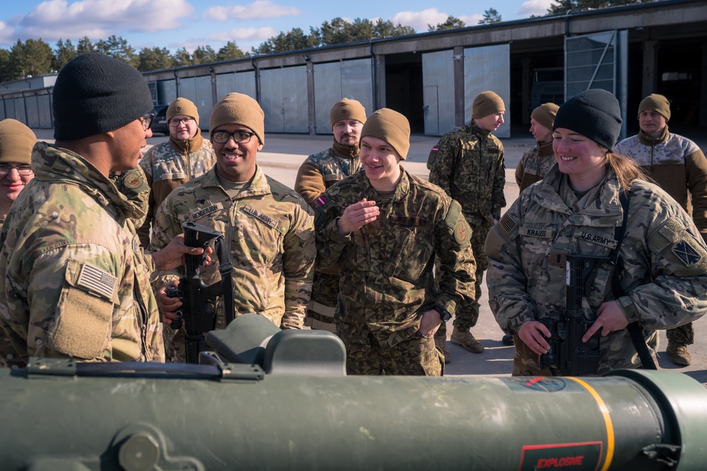 U.S. and Latvian air defenders cross-train on systems during Saber Strike