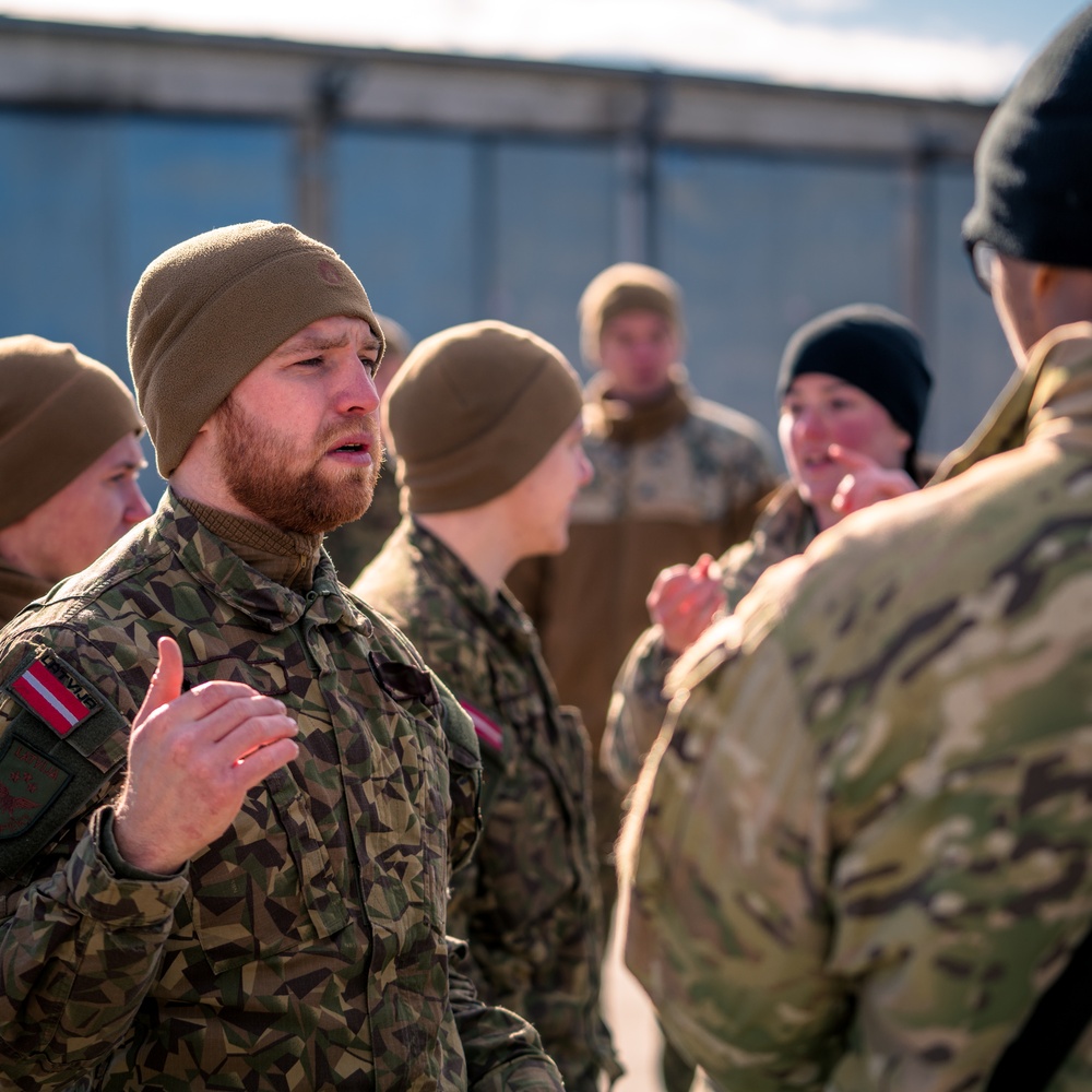 U.S. and Latvian air defenders cross-train on systems during Saber Strike