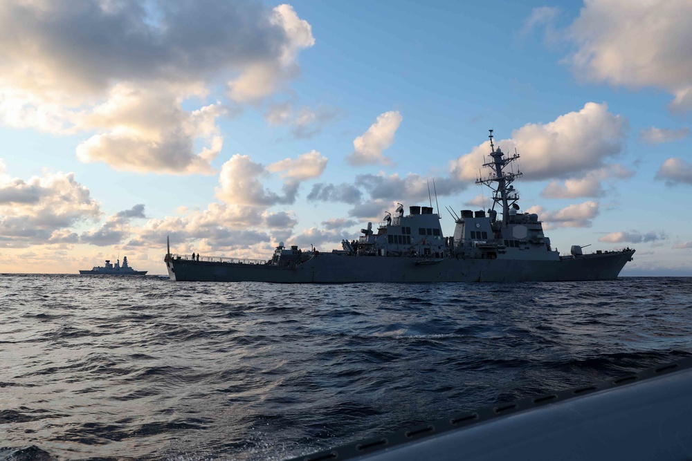 USS Ross commanding officer visits FS Forbin