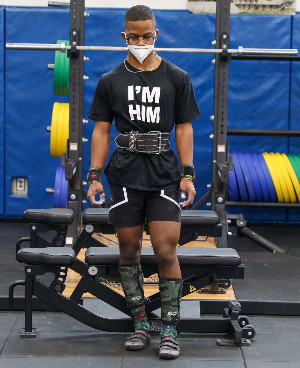 No Pain, No Gain: 1ID Airman Sweeps Powerlifting Competition