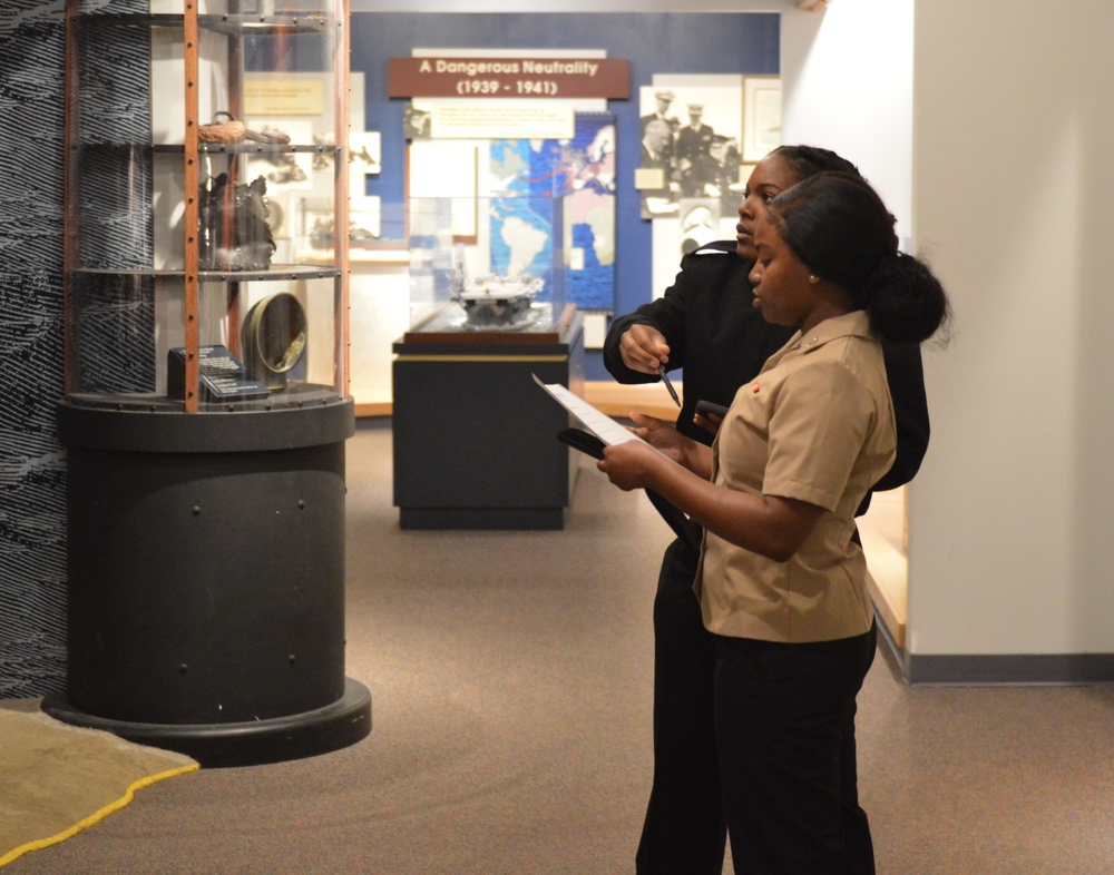 USS Vicksburg (CG-69) Sailors visit Hampton Roads Naval Museum