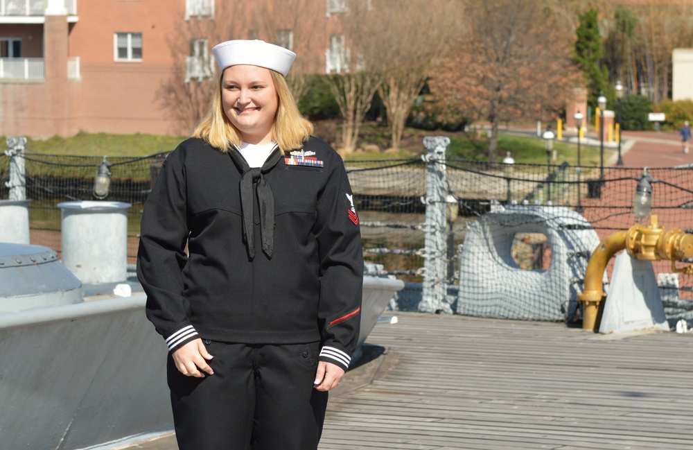 Naval Museum hosts a reenlistment ceremony