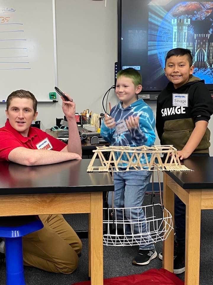 Inspiring young students with engineering experiences