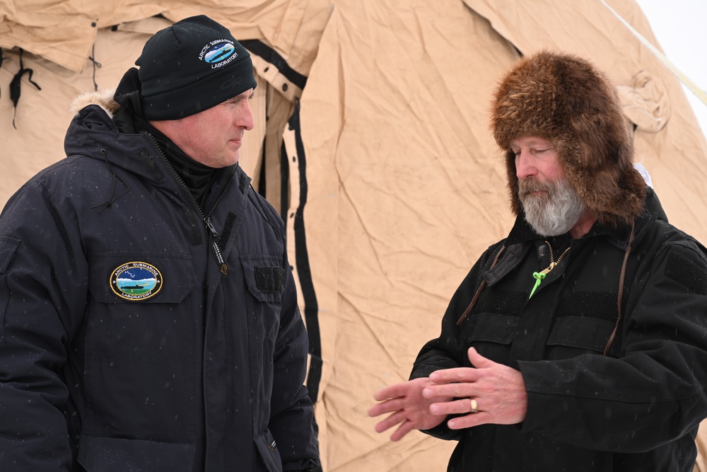 Lt. Gen. Krumm visits Ice Camp Queenfish