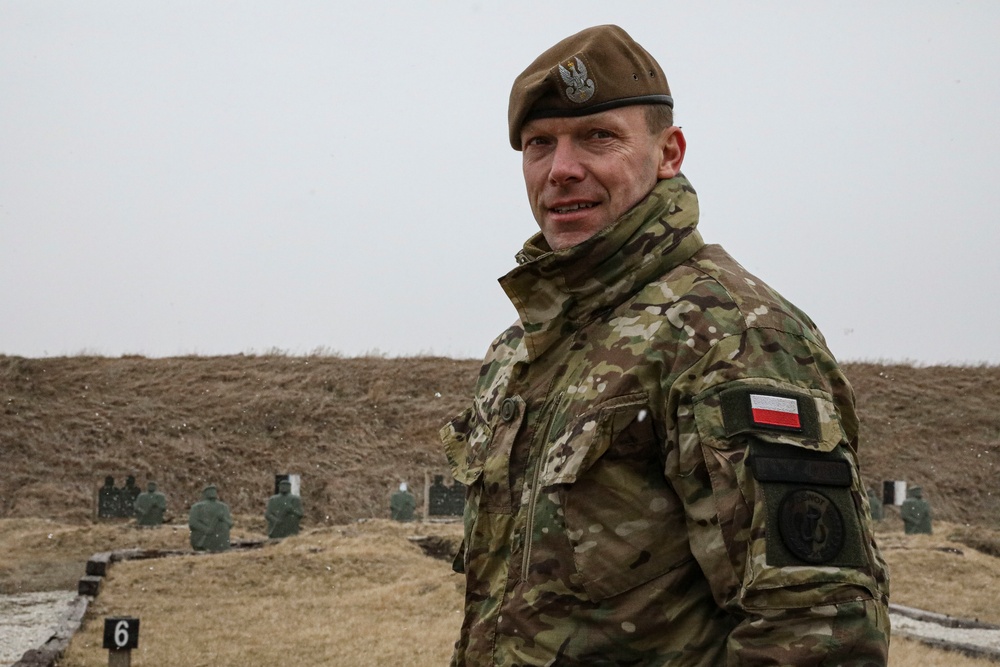 Polish Territorial Defense Forces Soldiers tour Marseilles Training Center (MTC)