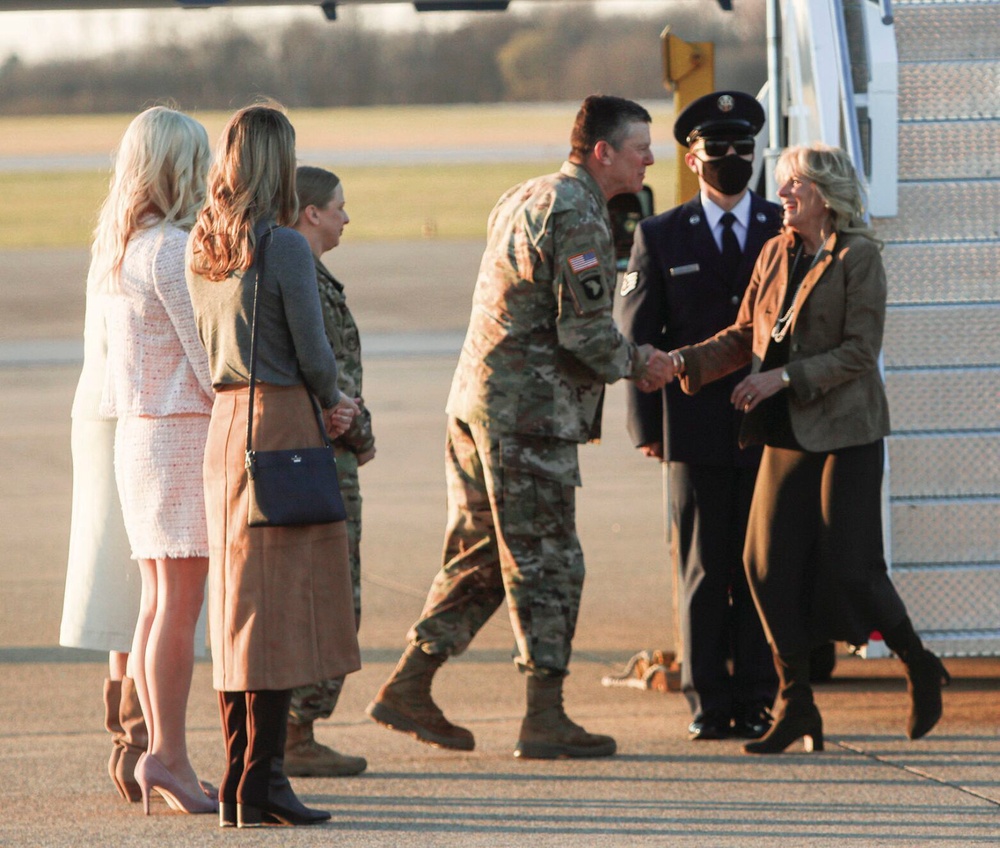 First Lady visits Fort Campbell Families of deployed Soldiers