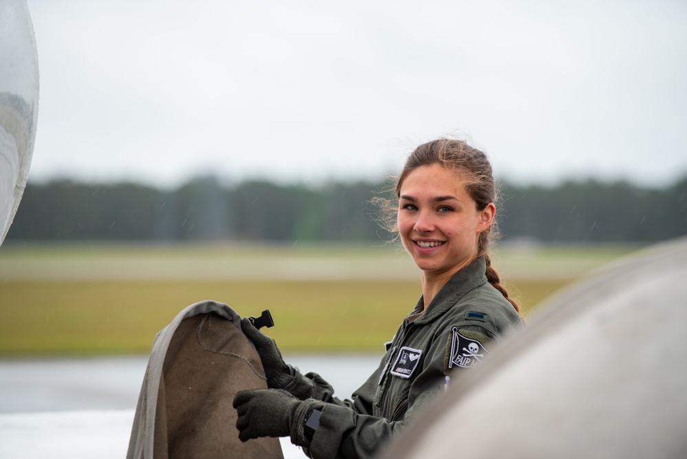 Vance pilots arrive for Moody’s Women in Aviation