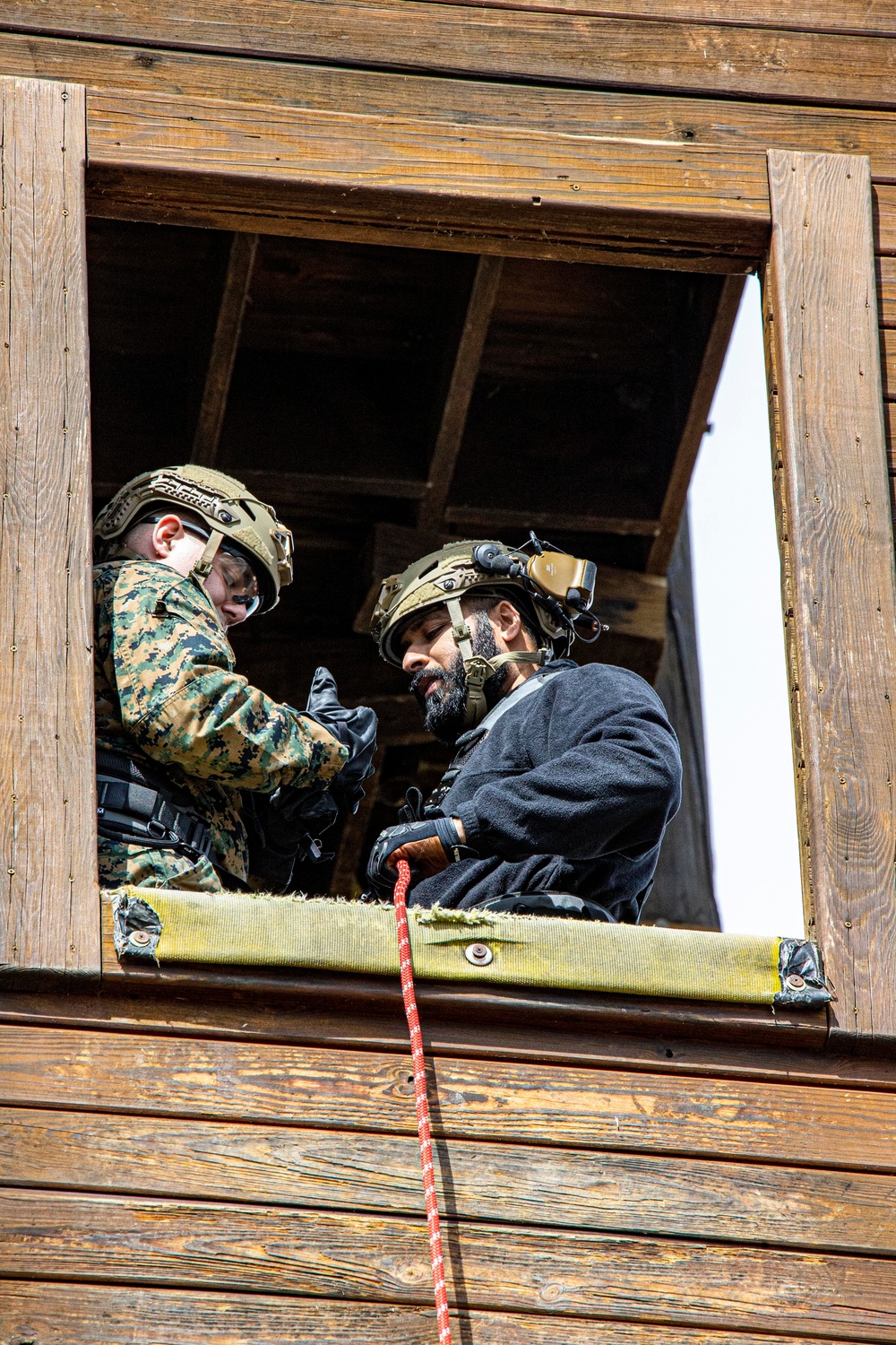 CBIRF H&amp;S Marines Rappel Tower