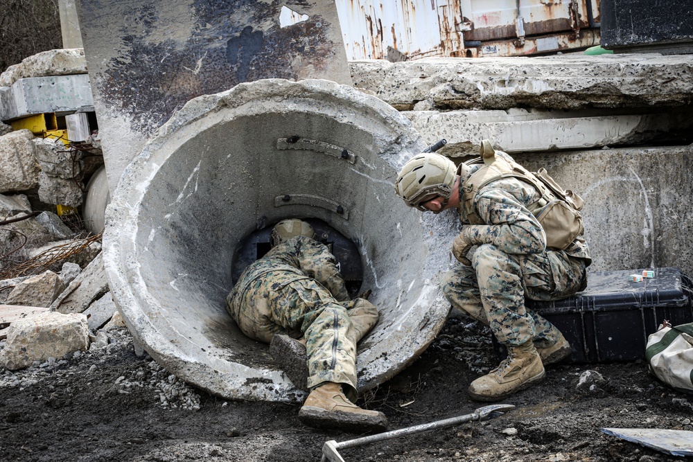 CBIRF trains with the 911th Technical Rescue Engineer Company at Ft. Belvoir