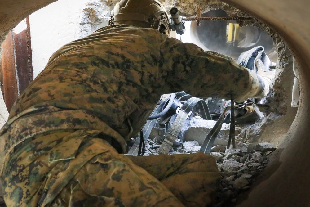 CBIRF trains with the 911th Technical Rescue Engineer Company at Ft. Belvoir
