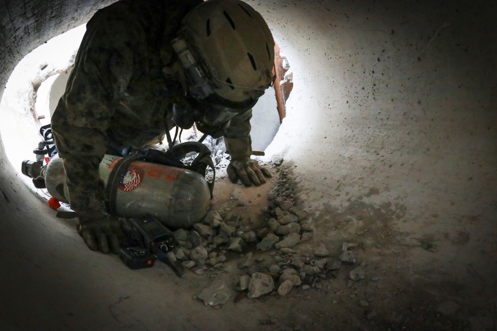 CBIRF trains with the 911th Technical Rescue Engineer Company at Ft. Belvoir
