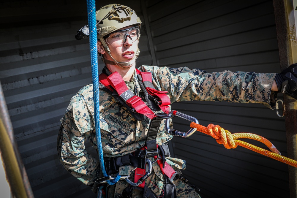 CBIRF trains with the 911th Technical Rescue Engineer Company at Ft. Belvoir