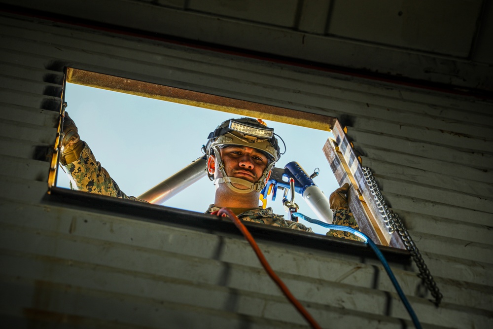 CBIRF trains with the 911th Technical Rescue Engineer Company at Ft. Belvoir