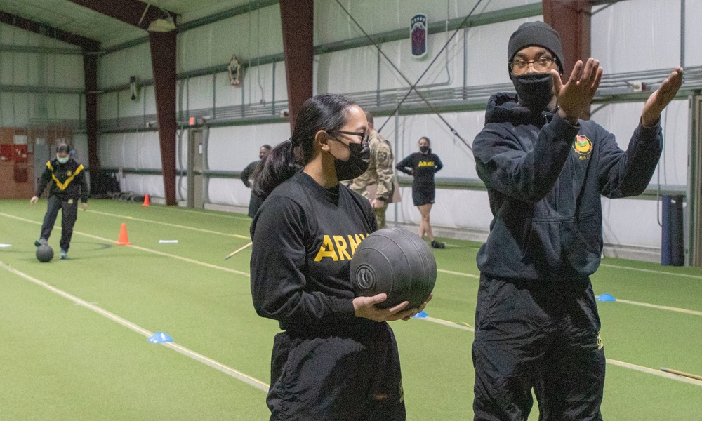 Postpartum Soldiers conduct first ACFT as they prepare to reintegrate to units