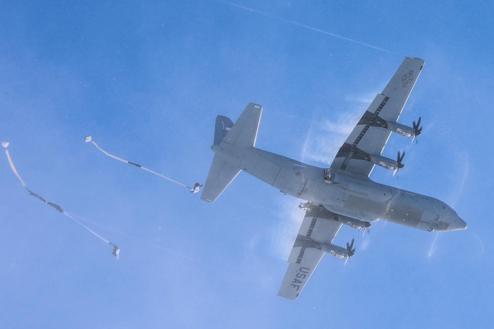 Spartans Conduct Airborne Operation into JPMRC 22-02