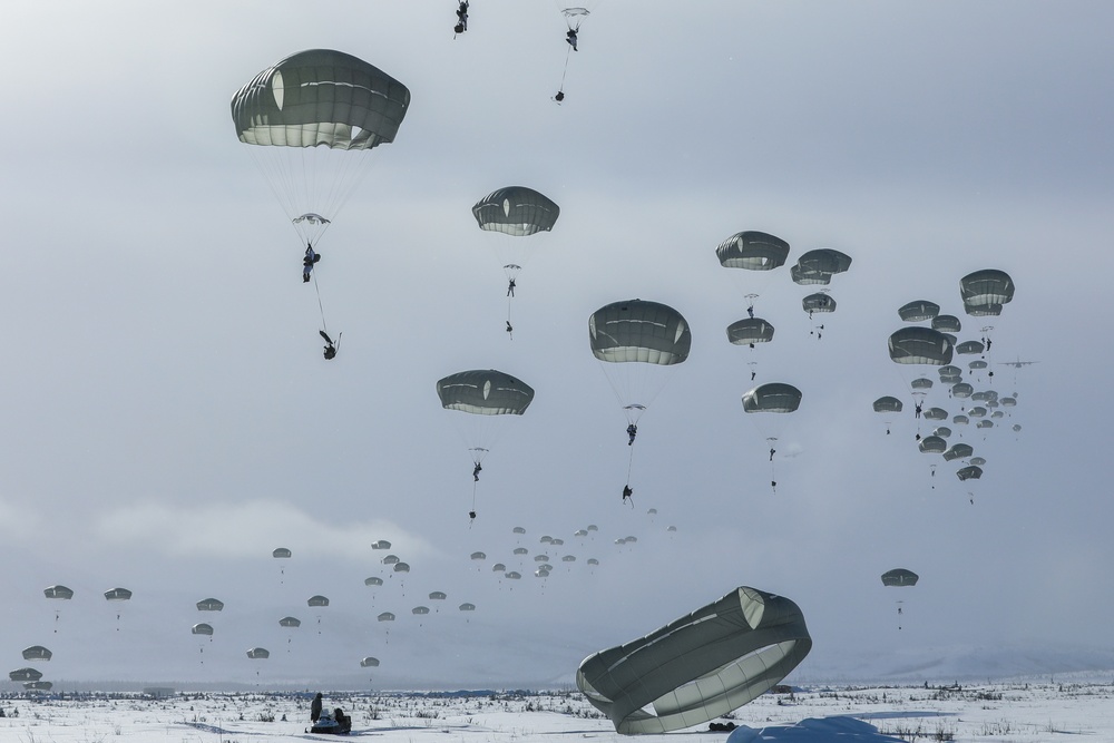 Spartans Conduct Airborne Operation into JPMRC 22-02