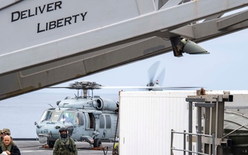 Amphibious Squadron 11 Commodore embarks USS Ashland