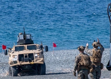 USS Ashland conducts LCU operations during Maritime Defense Exercise