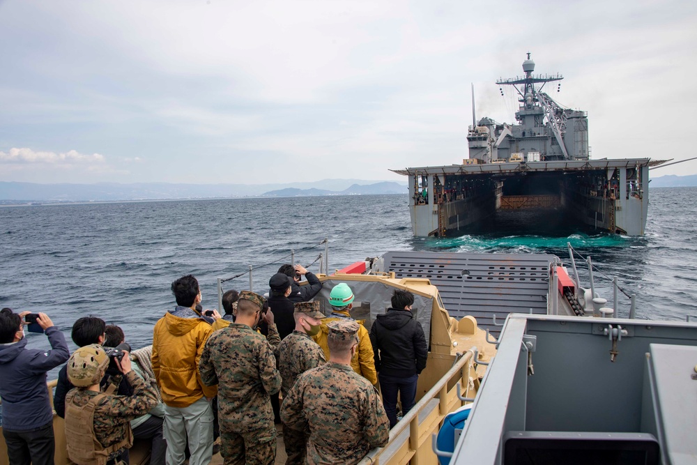 USS Ashland conducts LCU operations during Maritime Defense Exercise