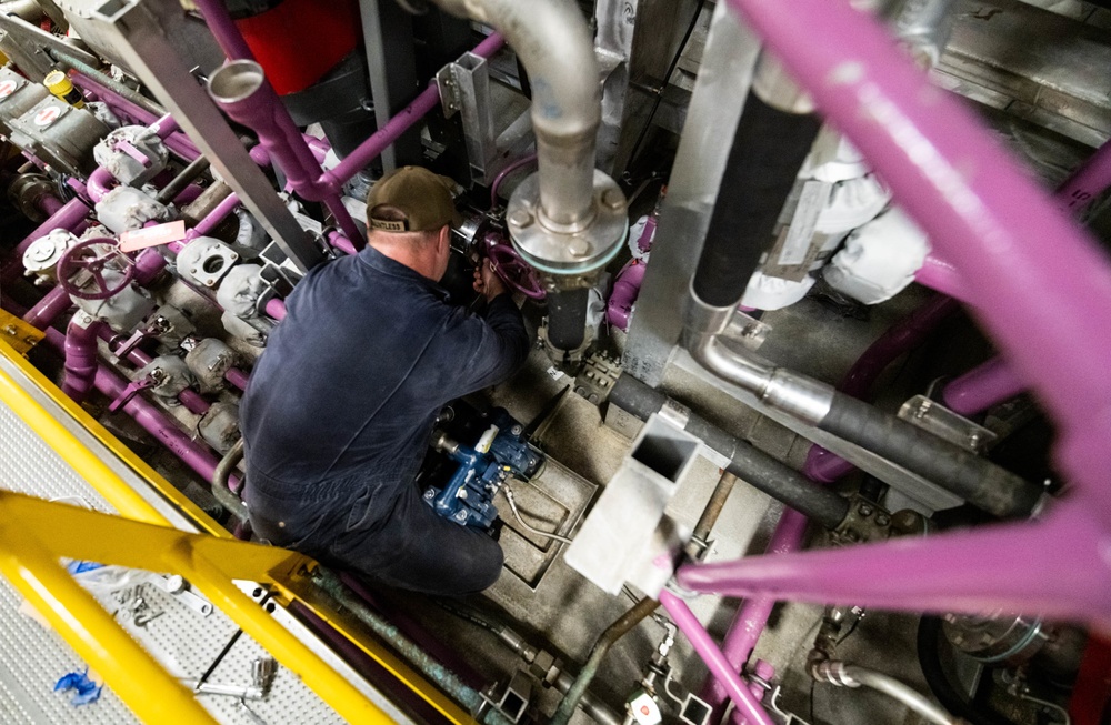 USS Tulsa JP5 Service Pump Maintenance