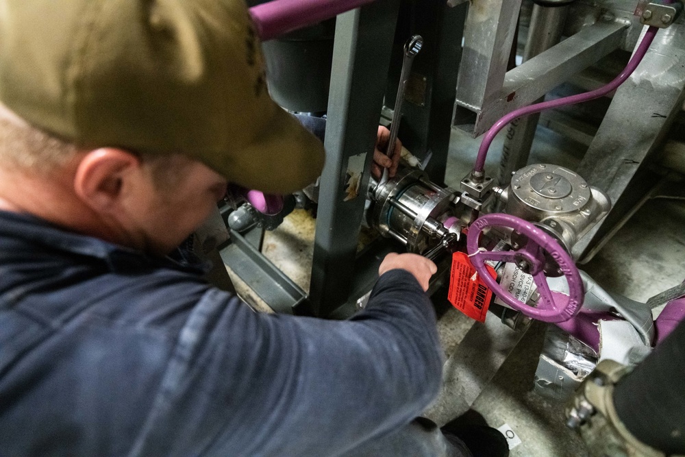 USS Tulsa JP5 Service Pump Maintenance