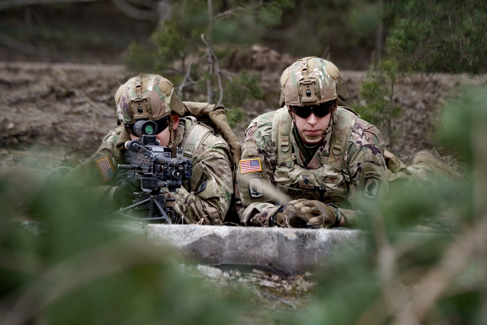 U.S. paratroopers execute multinational training during Saber Strike 22