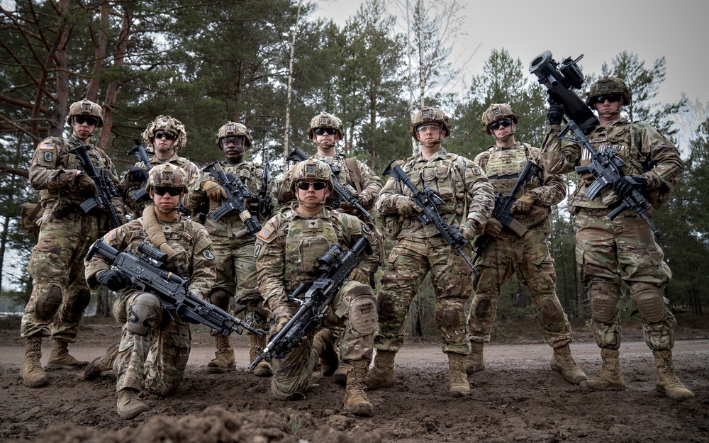 U.S. paratroopers execute multinational training during Saber Strike 22