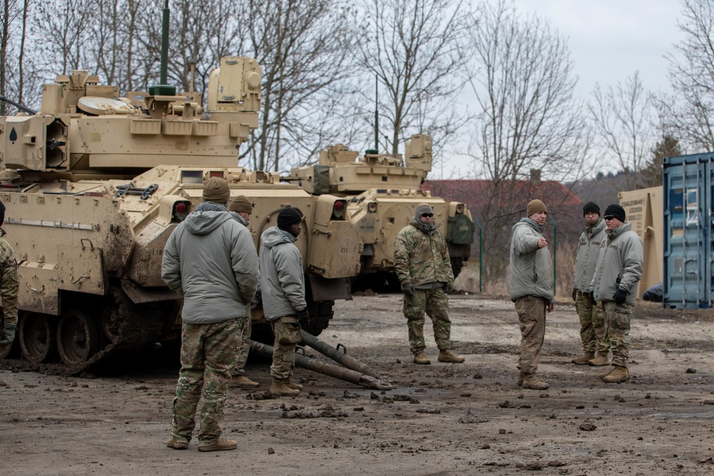 2/34th Bradley Mechanics at Saber Strike 22 in Czech Republic