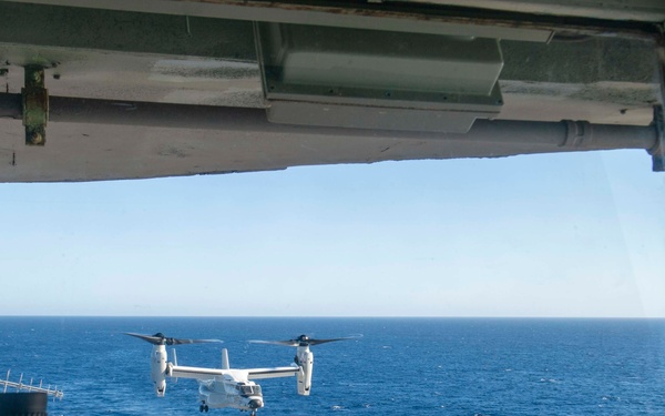 A CVM-22B Osprey Approaches The Flight Deck