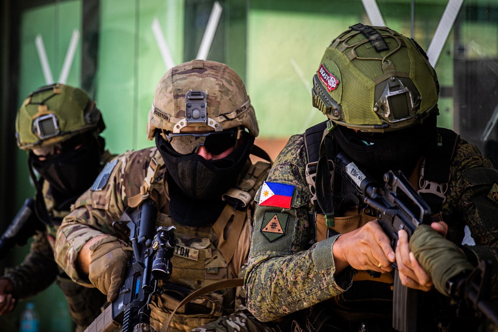 U.S. Army Soldiers execute room clearing drills during Salaknib 2022